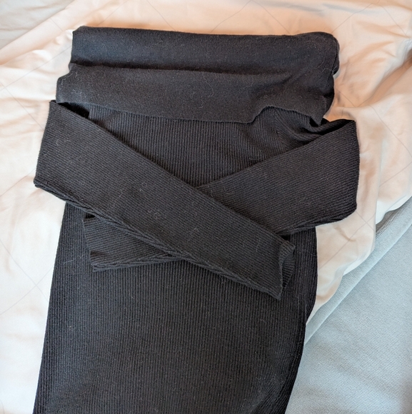 Off The Shoulder Sweater - Picture 2 of 2